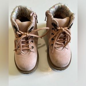Toddler fall boots Pale Pink size 7